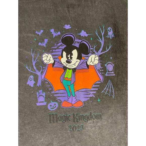 Disney Magic Kingdom Halloween Party 2023 Vampire Mickey T-Shirt Unisex XL Gray‎ - Picture 2 of 8